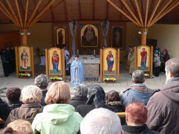 Obrzky z liturgie a lit. staveb na Zviru