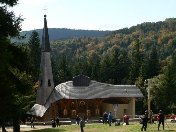 Obrzky z liturgie a lit. staveb na Zviru