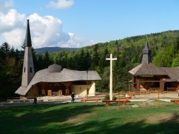 Obrzky z liturgie a lit. staveb na Zviru