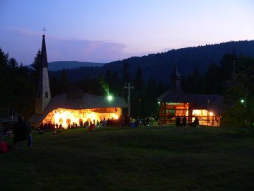 Obrzky z liturgie a lit. staveb na Zviru