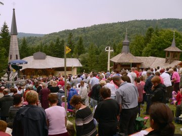 Obrzky z liturgie a lit. staveb na Zviru